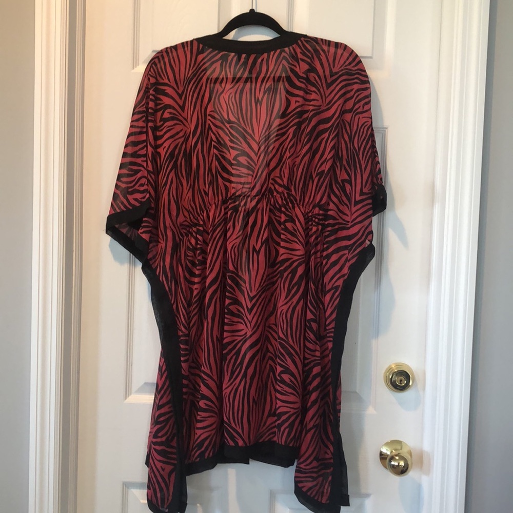 Lovely and light bathing suit cover up! - Picture 3 of 4